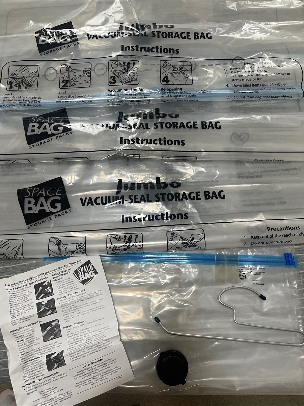 Space bag Vacuum Seal Bags Lot of 4 -3 Jumbo Bags, 1 hanging bag